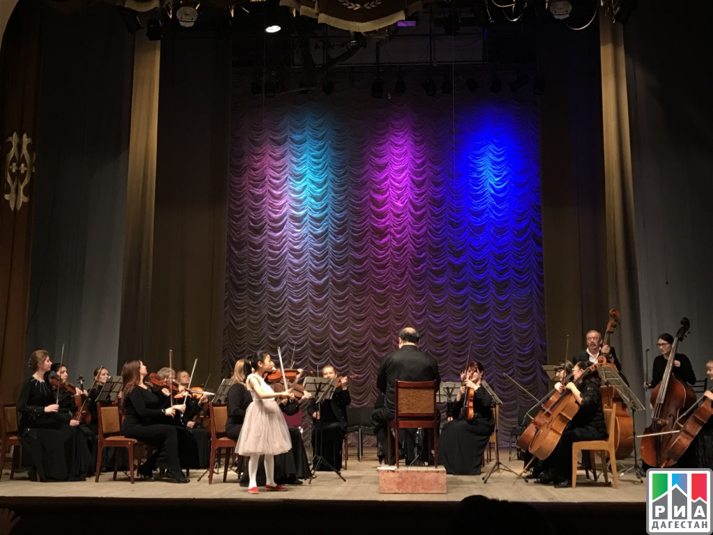 Музыканты из Южной Кореи выступили на концерте симфонического оркестра в Махачкале