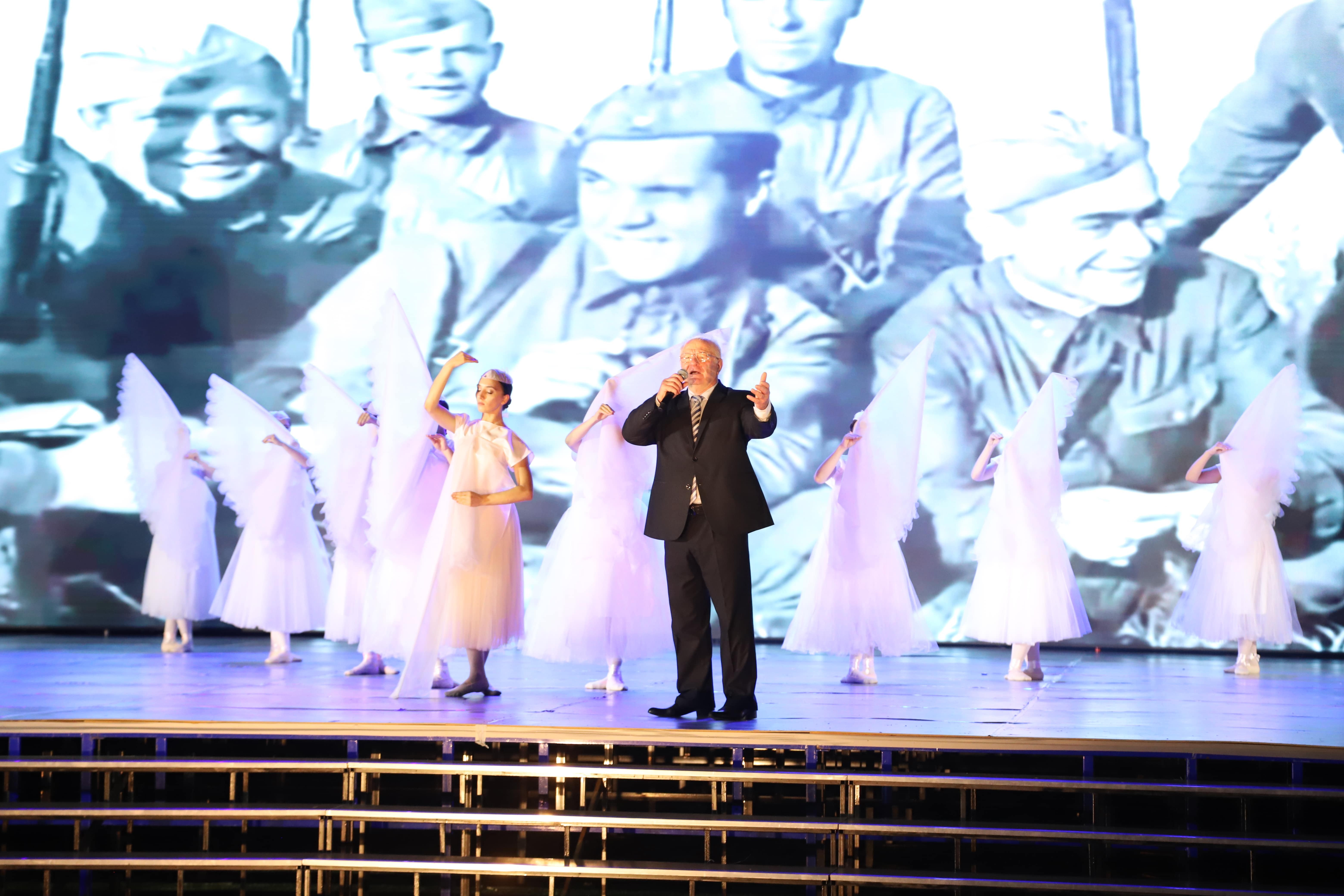 Праздничный концерт, посвященный Дню Конституции РД.