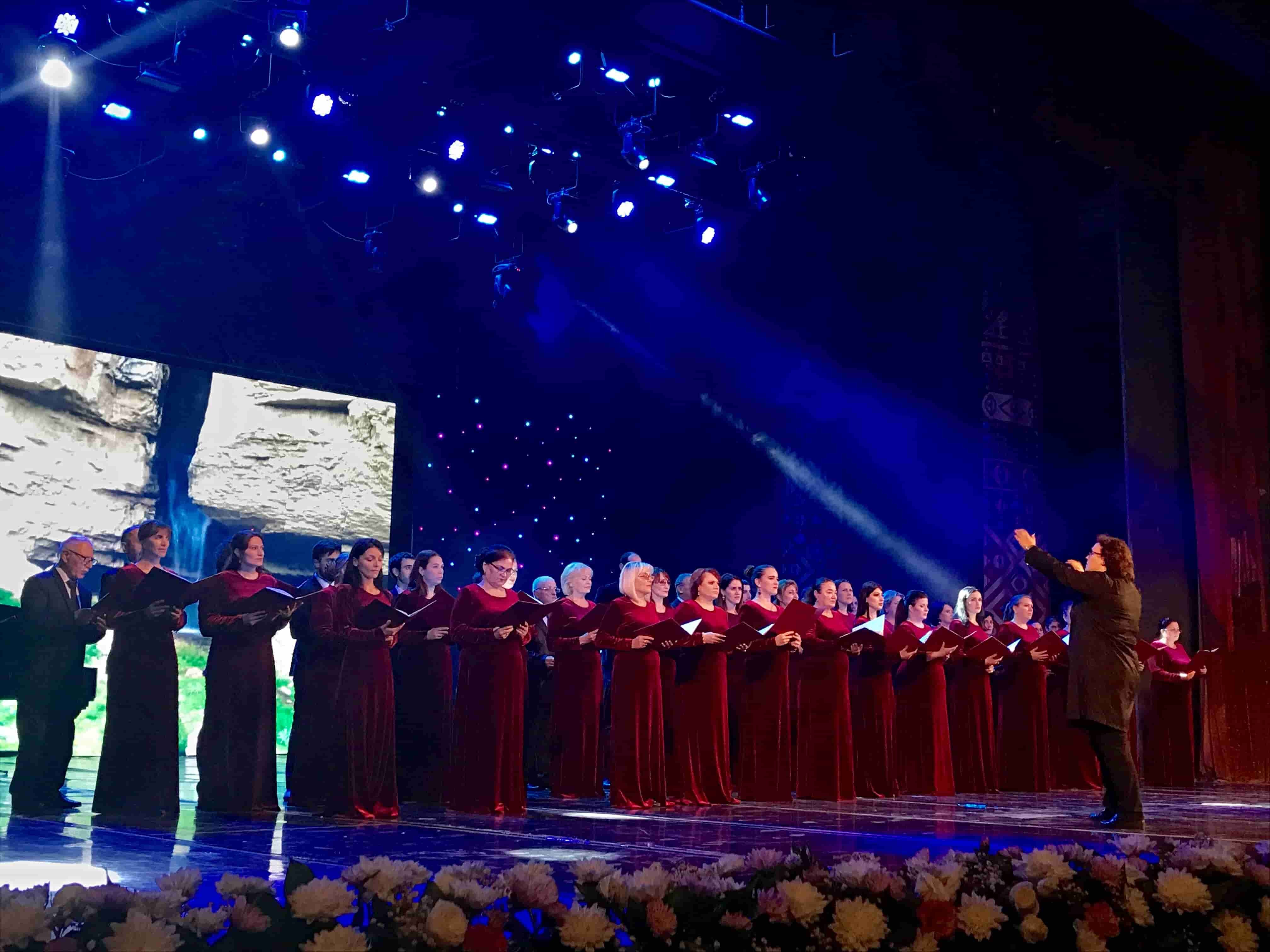 Праздничный концерт, посвящённый 95-летию Расула Гамзатова.