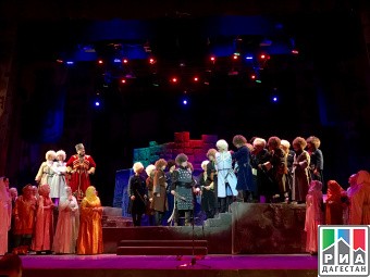 В Даггостеатре оперы и балета открывается новый сезон