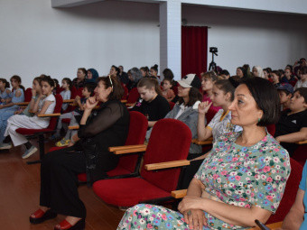 Дагестанский государственный театр оперы и балета провел акцию «Театр – против террора»